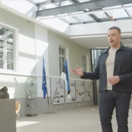 Kuvatõmmis Riigikohtu videotuurist Priit Loogiga