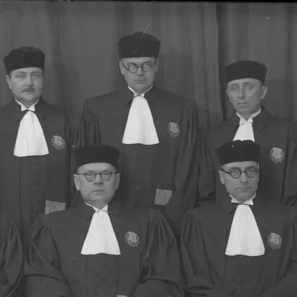Ajalooline foto kohtunikest, kes olid ametis Eesti esimesel iseseisvusperioodil.
